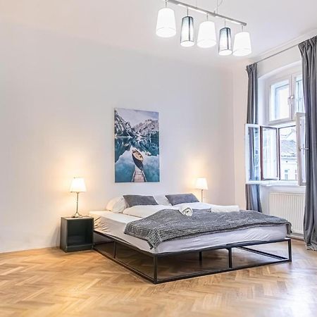 Spacious 2Br Apt -Near Wiener Stadthalle Burggassewiener Well Located 외부 사진