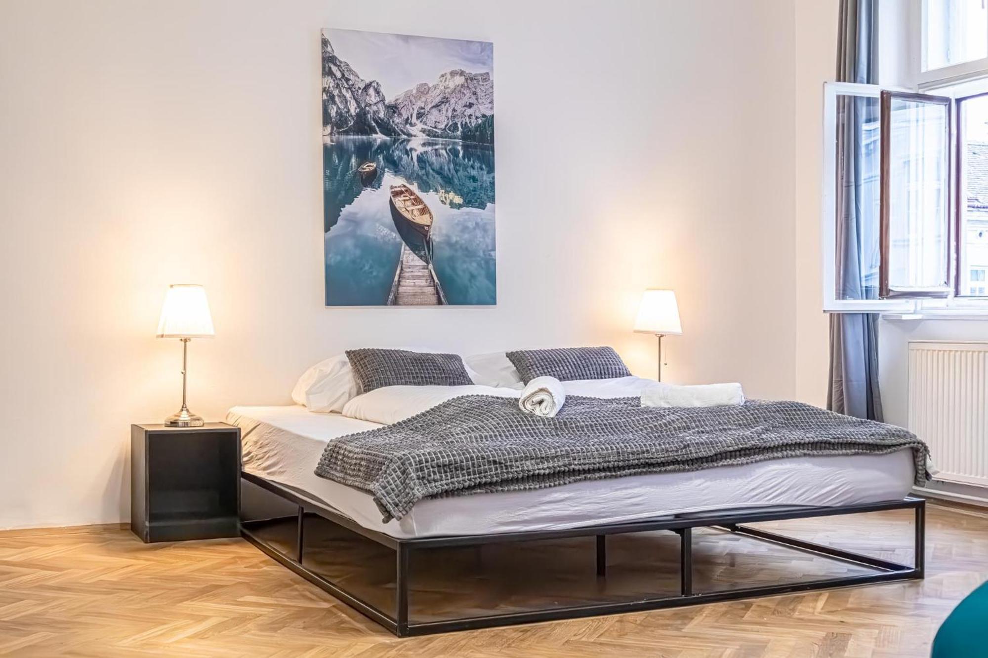 Spacious 2Br Apt -Near Wiener Stadthalle Burggassewiener Well Located 외부 사진