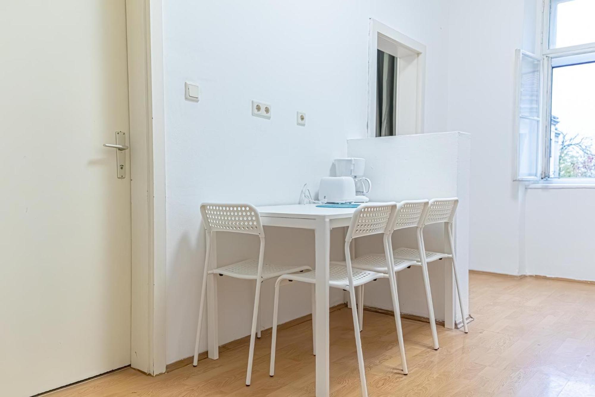 Spacious 2Br Apt -Near Wiener Stadthalle Burggassewiener Well Located 외부 사진